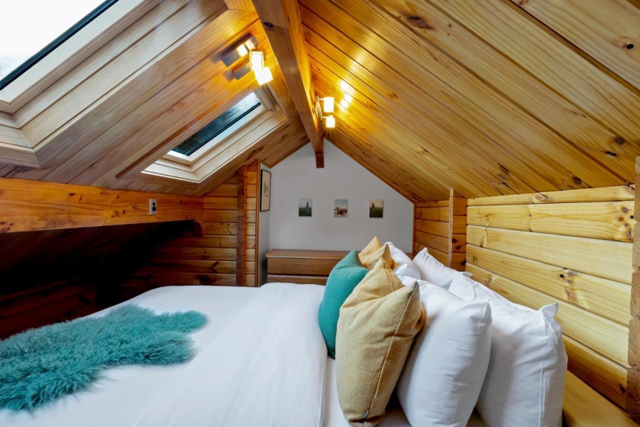 Kereru Cottage, Cosy Log Cabin, Serene Lake & Mountain Views Queenstown Exterior photo